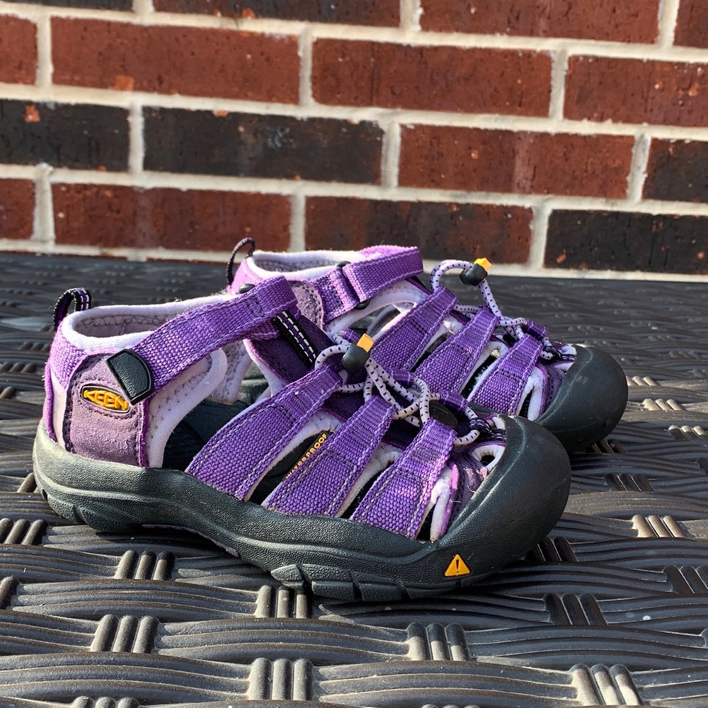Kids Keen Purple Waterproof Sandal size 13. Excellent condition.